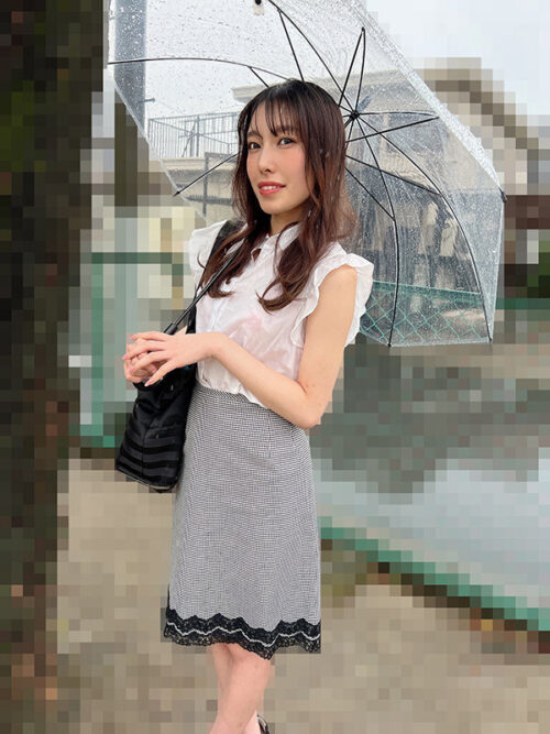 ずんだれ先生 刺激と快楽を求めてやってきた女教師は 長い舌でオヤジチ○ポをひん舐め 汁噴射とヌキ潮を撒き散らし 部屋中をびしょびしょにして帰っていった。 花里アカリ