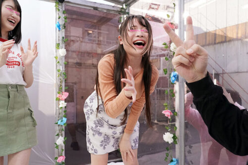 顔出しMM号 大学生Wカップル限定 ザ・マジックミラー 勝てば100万円!負ければ同時即ハメ!青空NTR中出し野球拳!彼氏たちの目の前で同時に寝取って生中出し!仲良し女子大生4P乱交スペシャル!