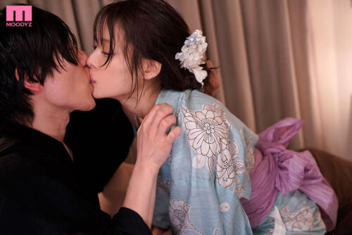 花火大会で突然の大雨 婚約中の先生と駆け込んだ相部屋で朝までずぶ濡れのまま何度もSEXしまくった 八木奈々