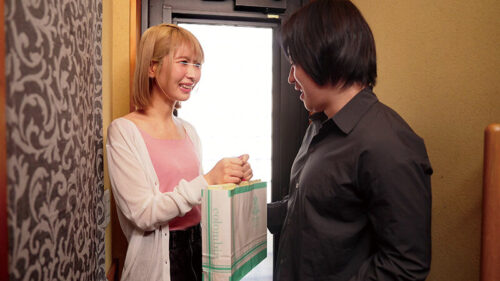 デリヘル呼んだら、たまたまお隣さんが引っ越しの挨拶にやってきた!デリ嬢と勘違いしたオトコはそのままオンナを部屋に招き入れ、ボディタッチを始めると、オンナは嫌がりどうも話が噛み合わない!ヤケクソになったオトコは怒り心頭でクレームピストン連続生中出しレ●プ!