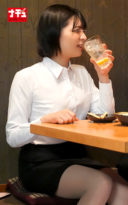 居酒屋羞恥 パンストの中で手マンされ濡れシミができるほどイキ潮を吹きまくる就活女子