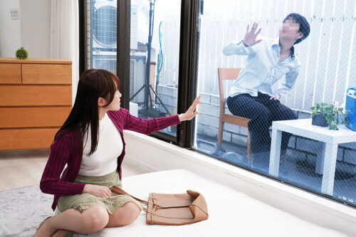 一般男女モニタリングAV マジックミラーの向こうにはキスをしてくれない旦那！愛する旦那とはご無沙汰な人妻がどんどん過激になる10種類の濃厚ディープキス体験！年下青年とのベロチューで久しぶりにオマ○コが熱くトロけた奥様は初めてのキスまみれセックスで連続中出し！