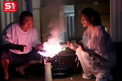 真夏に帰省したギャルグラドル幼馴染が都会仕込みの痴女テクで引きこもりの僕をヌキ倒してくれた 笹倉彩