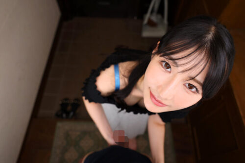 【VR】【8K】「私と秘密の遊び、しませんか?」欲求不満の友人妻の欲まみれ不倫誘惑。妻が近くにいるのに隙を見てはこっそり濃厚ベロキスと密着中出しで絶倫チ〇ポを秘密快楽に溺れさせる。みほさん