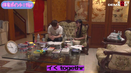 いきなり全身拘束から始まる24時間リアル大脱出 齋齋いつき史上最難解のパニックイライラ?!SEXドキュメント! 累計総フォロワー40万人台湾美少女インフルエンサーが、言葉の通じない純日本人男優さんと2人きりで山奥の監●ハウスに閉じ込められて、感情むき出しおっぱい…