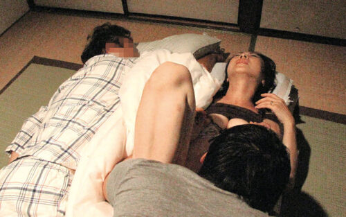 夫が横にいるのに息子が母子交尾したがるんです…4時間