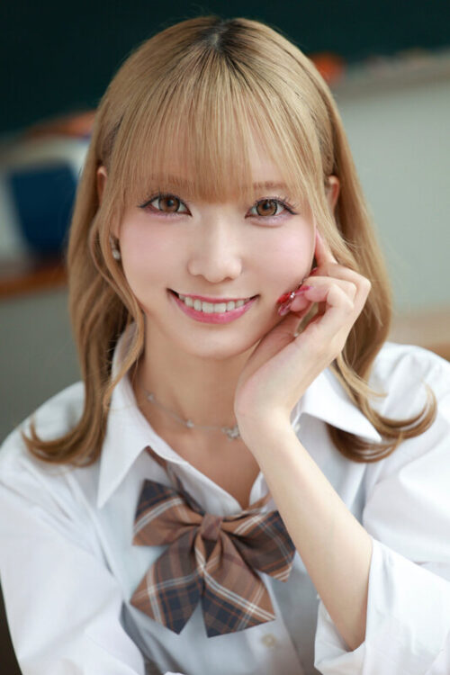 【VR】これぞ8K!顔面特化アングルVR ~ギャル女子校生x顔面特化アングル!ミナちゃんの 前のめりピストン騎乗位でメスがっちゃえ!!~ 藍瀬ミナ