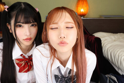 【VR】【8K VR】W最強顔面コンビ!!おじさん大好き美人J○にレズキスを見せつけられ何度も中出しさせられた僕。 さくら・あみり