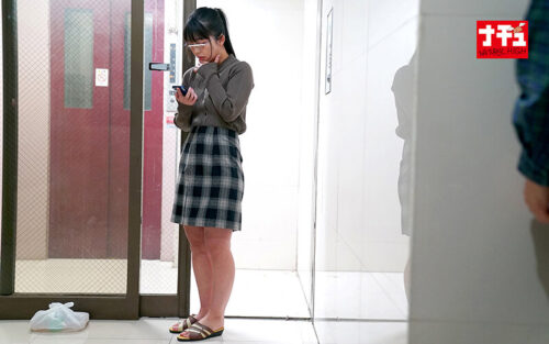 女性専用マンション羞恥 ねっとり微乳いじりで腰をヒクつかせ感じまくる地味娘