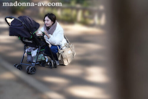 巨乳ママ借金取り立て自宅訪問レ×プ ~夫、息子、ママ友のすぐ傍で…~ 木村玲衣