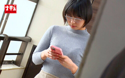 女性専用マンション羞恥 ねっとり微乳いじりで腰をヒクつかせ感じまくる地味娘