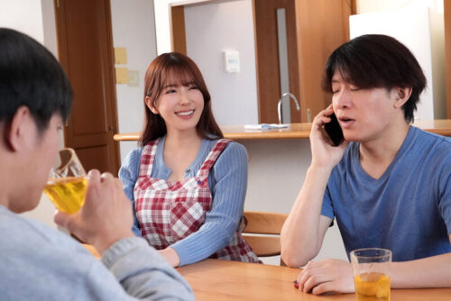 全日本ねとられ大賞 上京した甥っ子が立派なデカチンをぶら下げていて叔父としてオスとして立場が無いばかりか真面目な妻が極太巨根を見てメスの表情を見せ始めた…的な話です 波多野結衣