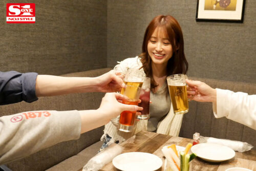 業界初! お酒と媚薬の併用でハイテンション濡れまくり! めちゃエロ女に大変身した未歩なな泥●むらむらドキュメント