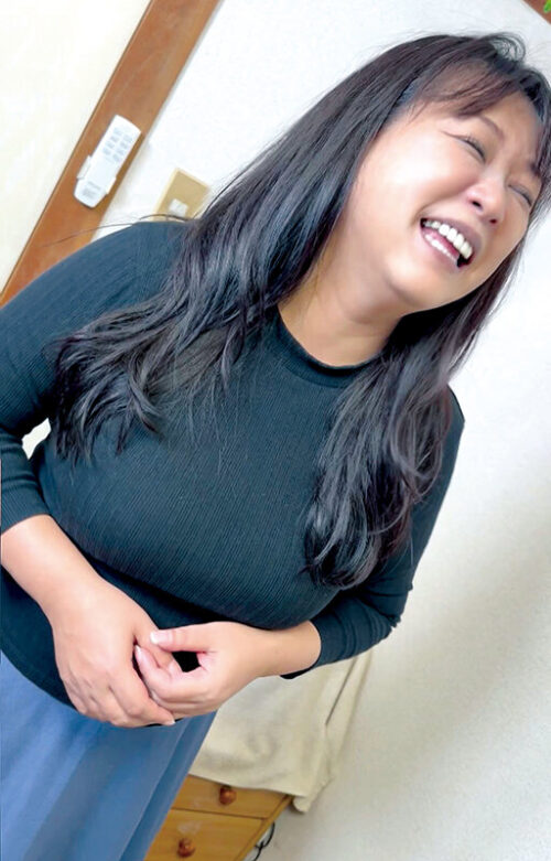 Office Staff Recruitment: Busty Mature Woman Agrees to AV