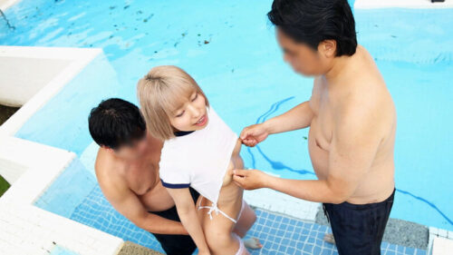 息子の同級生のガリガリ娘と恥ずかし露出紀行「可愛い顔して乳頭が長くて卑猥だねえ」と執拗なまでの乳首弄りの刑。