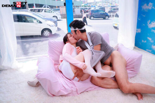 マジックミラー号 看護師限定! 絶倫ち〇ぽ診察してくれませんか? デカチン勃起が収まらず困っている男性を奉仕の精神で昇天に導く白衣の天使たち4名収録