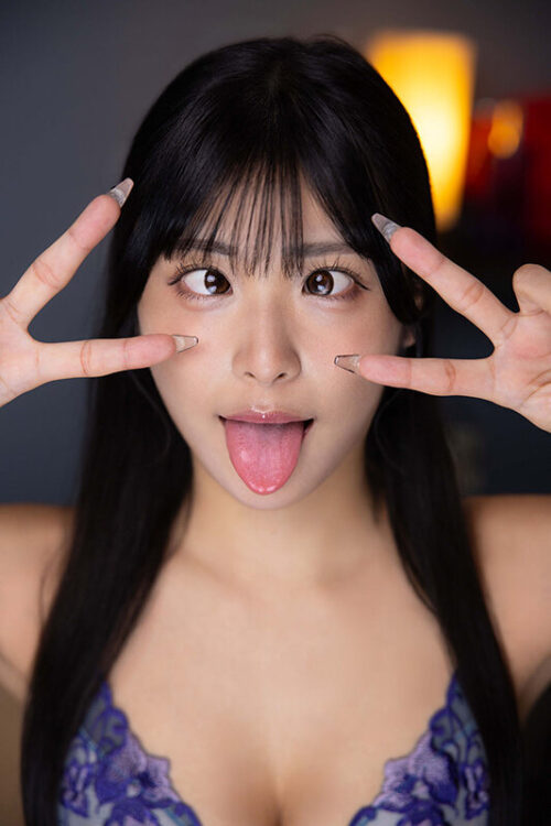 【VR】塩対応だったので、こっそりナマハメして’アヘ顔’でイカせまくった件 似鳥日菜