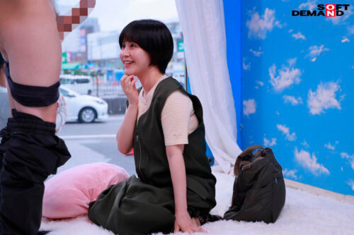 マジックミラー号【わずか1枚のマジックミラーを挟んでハメる究極の背徳感】美人子持ちママにこっそりデカチンを見せつける! 素股で興奮させて、産後レスの欲求不満オ○ンコに旦那の目の前でヌプっと生ハメ 産後の柔らかマ〇コが気持ち良すぎるせいで中出し不倫SEXへ!