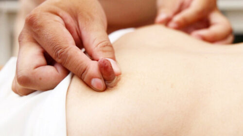 息子の同級生のガリガリ娘と恥ずかし露出紀行「可愛い顔して乳頭が長くて卑猥だねえ」と執拗なまでの乳首弄りの刑。