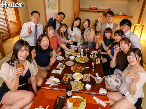 ヤリサー同窓会!全員が大学時代にヤリまくった関係の30代男女!みんな家庭もあるし今となってはいい思い出。でも今日ぐらいは…!大人になりきれない男女は酒が入ればゲスな下心がむき出しに!あちこちで同時多発挿入!