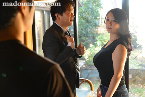 ’超乳’Nカップ美熟女 中出し解禁 専属第3弾!! 夫と子作りSEXをした後はいつも絶倫の義息子に中出しされ続けています…。 城ヶ崎百瀬