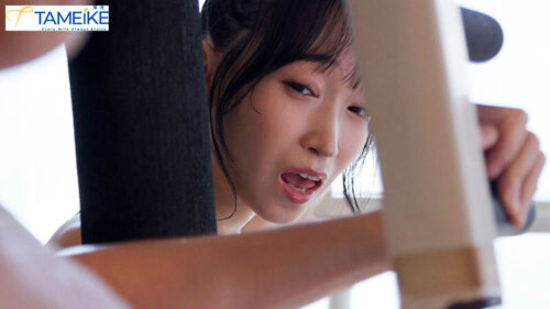 筋肉バリキレ!性欲異常!男の汗と精子の匂いでドスケベ覚醒する肉食妻のエグい程下品な汗だくち○ぽトレーニング 蓮実クレア