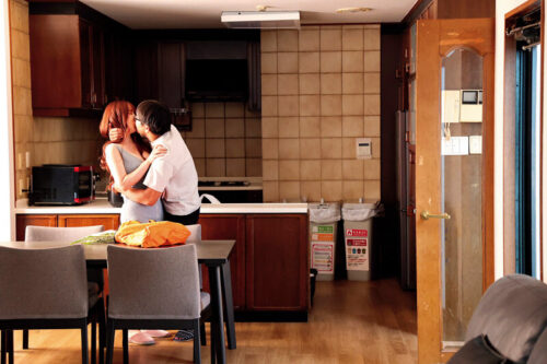 引き籠りで5年ぶりに部屋から出てきた義理の息子は抜かずの連続セックスで母親を快楽堕ちさせる絶倫性欲モンスター 波多野結衣