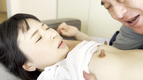 365日ニョキニョキの卑猥な長―い乳頭を持つ彼女は、華奢でちっちゃい体なのにド淫乱なギャップがエッチすぎるチビッコでした。