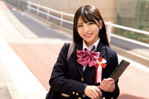 3分前まで女子〇校生!~2026年~卒業式直後に思い出の制服に初めての大量ぶっかけ!溜まりにたまった濃厚精子をあびせられ汚され全身精子でべっとり!ニオイたつチ〇ポ汁に火照ってそのまま生中出しSEX!!