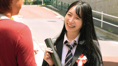 3分前まで女子〇校生!~2026年~卒業式直後に思い出の制服に初めての大量ぶっかけ!溜まりにたまった濃厚精子をあびせられ汚され全身精子でべっとり!ニオイたつチ〇ポ汁に火照ってそのまま生中出しSEX!!