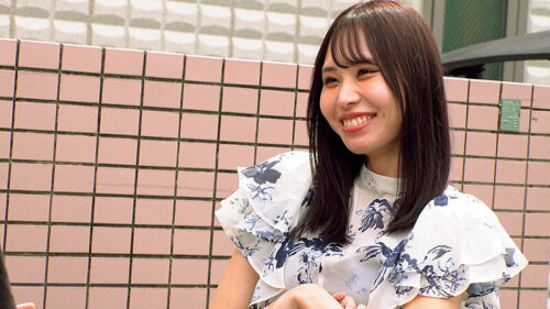 寝取られ検証!セックスレスで悩む素人奥様に「メモリアルヌードフォト」と題された雑誌の特集だと騙し、絶倫チ〇ポ男と素肌密着偽撮影会!旦那よりも若くてカチカチに反り返ったチ〇ポがマ〇コまで1cmに超接近して奥様急激欲情!?痴女覚醒!