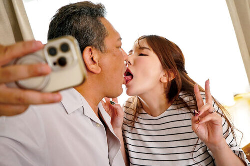 塩対応の人妻 いつも冷たくそっけない近所の人妻…旦那の留守中にカリ太巨根で突いてあげたらアソコも濡れだし神対応に… 波多野結衣