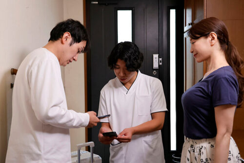 際-kiwa-指圧師の男に身体中の際どい部分をしつこく責められ感じてしまい他人棒を欲する妻 愛田るか