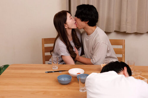 際-kiwa-指圧師の男に身体中の際どい部分をしつこく責められ感じてしまい他人棒を欲する妻 愛田るか