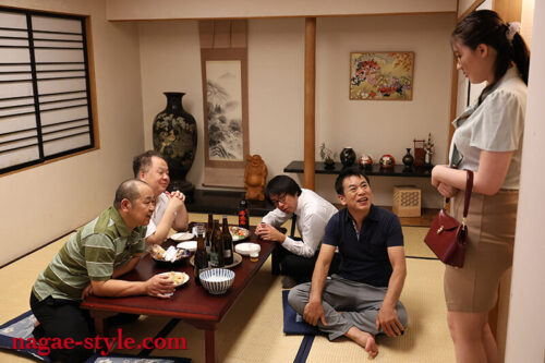 夫には話せない妻の体験談 町内会で晒された肉体 葉山さゆり