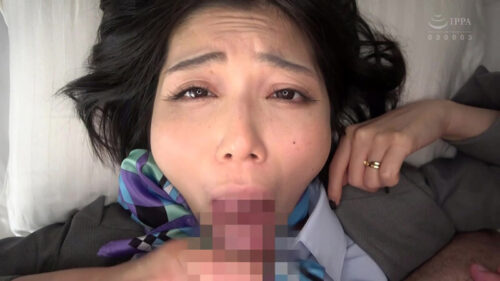 人妻スチュワーデスとごっくん性交(UFD-083)