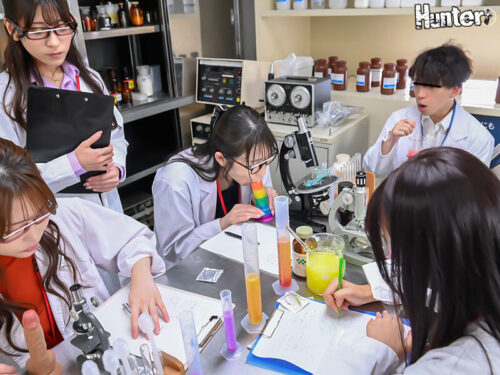 「これも大事な商品化への試験だからちゃんとやって!」コンドームメーカーに就職したら男はボク1人。仕事熱心な理系女子社員になぜか毎日実験台にされています。リアルなデータを取りたいからと、今までは模型の男性器でやっていた試験を全部ボクのチ○ポでやることに