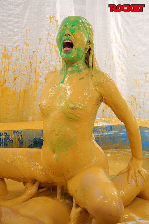 ROCKET18周年記念作品 どろんこプールにドボン!ウェット&メッシー(WAM)人間クレーンゲーム ~ボディペイントで巨大クレーンゲームのアームになって景品ゲットだぜ!~