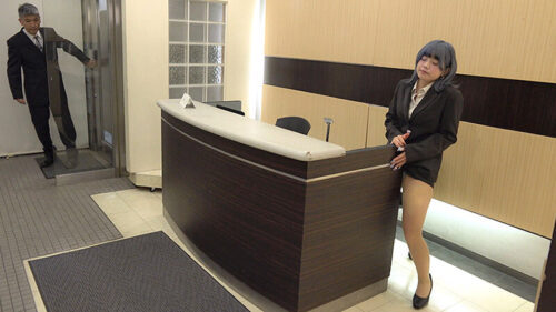 バレたらマズイ状況でこっそり吐息を漏らす 働くオンナの足腰ガクブル角オナニー