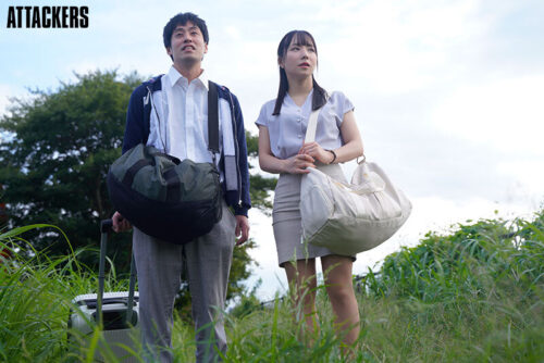 限界集落の村に赴任した人妻女教師は、村の繁栄の為に毎日子種を注がれる。 海老咲あお