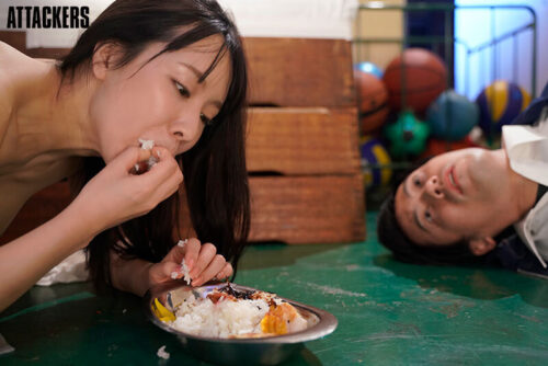 限界集落の村に赴任した人妻女教師は、村の繁栄の為に毎日子種を注がれる。 海老咲あお