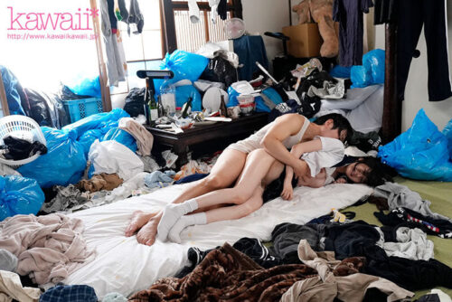 隣人のゴミ部屋で異臭中年おやじにドブ臭ザーメンぶっかけで汚され抜かずの連撃中出し52発で孕まされた清楚な女子●生の末路… 青葉はる