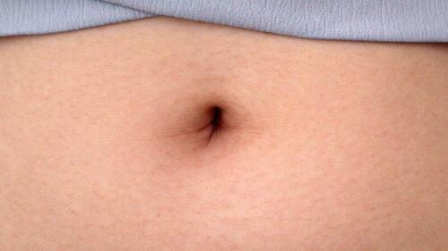 平均年齢22.5歳!!【へそ出しコーデ女子限定】初めてのおへそ観察&DEEP乳揉み!恥ずかしいけどアヘ吐息を漏れ漏れww へそ出し敏感娘はエチエチ発情しちゃって生ち○ぽだって受け入れちゃう!おへそとバストが綺麗な素人娘4名全員連続中出しSEX収録SP