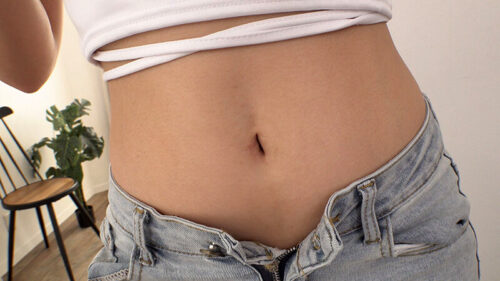 平均年齢22.5歳!!【へそ出しコーデ女子限定】初めてのおへそ観察&DEEP乳揉み!恥ずかしいけどアヘ吐息を漏れ漏れww へそ出し敏感娘はエチエチ発情しちゃって生ち○ぽだって受け入れちゃう!おへそとバストが綺麗な素人娘4名全員連続中出しSEX収録SP