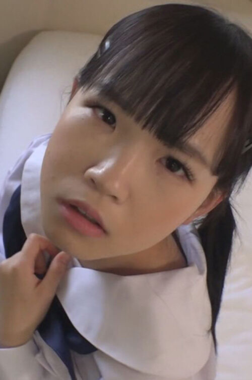 毛深いアソコがエロい、地味顔巨乳女子校生