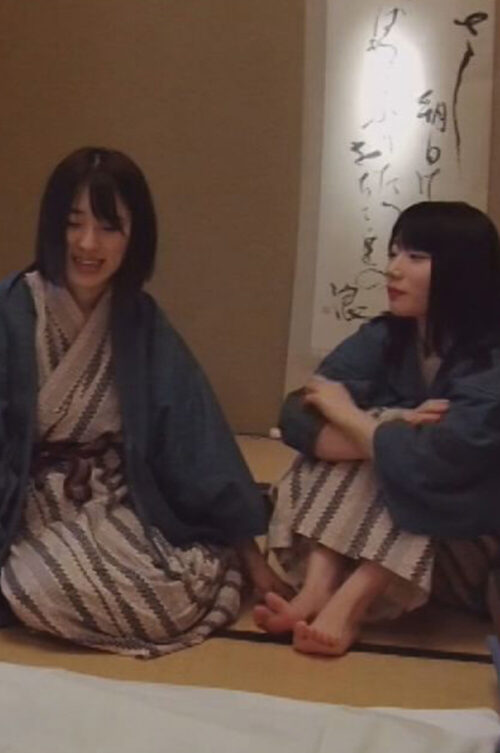 寝込みを襲われ、イきまくっちゃったパイパン色白美女