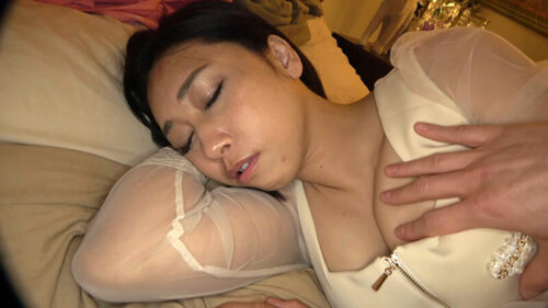 「結婚してるのよ…旦那もいるのよ…いいの?」終電逃した人妻があまりに無防備でイイ女だったので… 白峰郁美