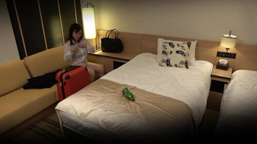 美しいド爆乳おねえさんが大股開きでガチオナニー