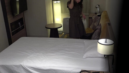 顔よりデカいおっぱいのおねえさんの豪快オナニー