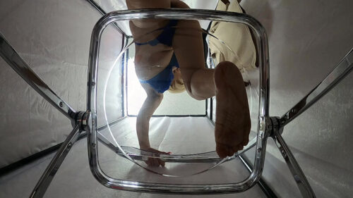 金髪ギャルがセクシー下着にお着替え